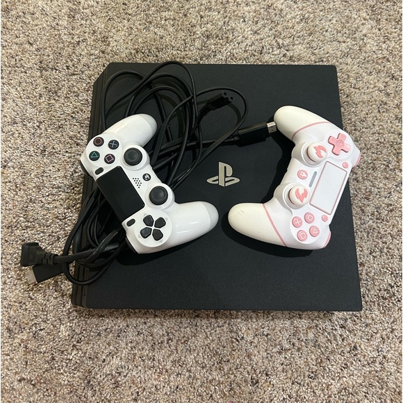 USED PS4 - Picture 1 of 15